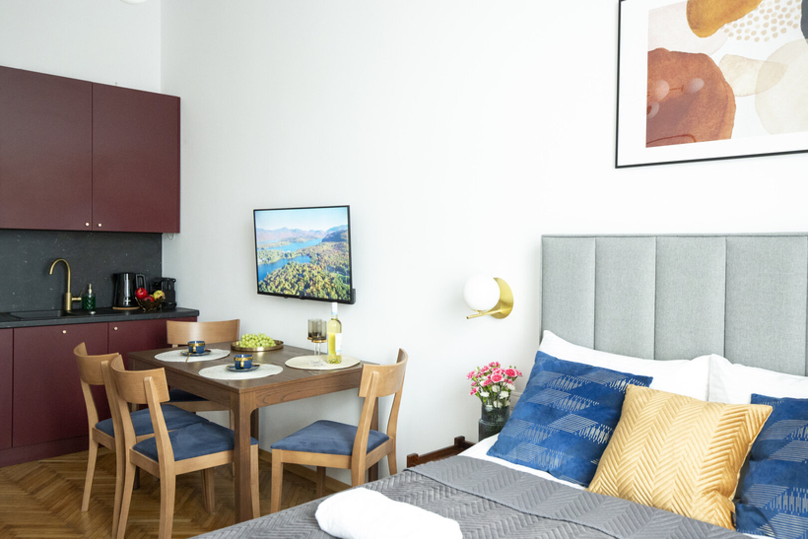 Unique Style Apt. # 8B Old Town