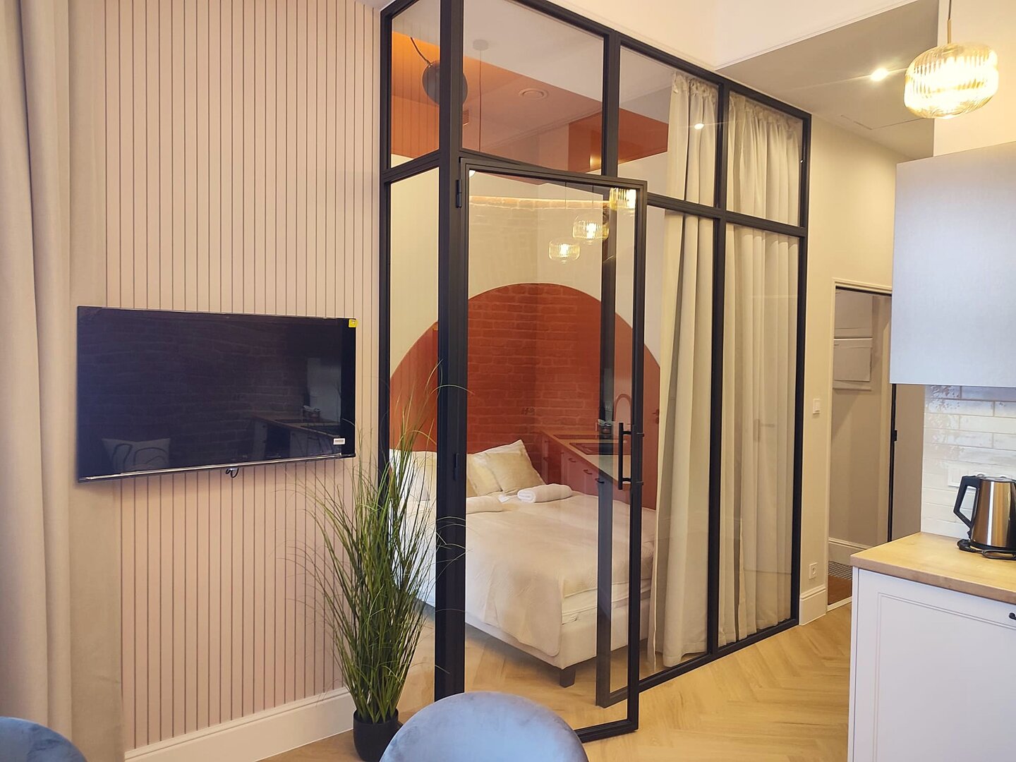 Orange Rhapsody APT Dietla LUX